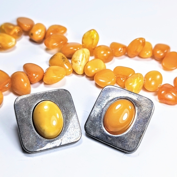 RARE Vintage Egg Yolk Amber Necklace and Sterling Earring Set. - Picture 5 of 11